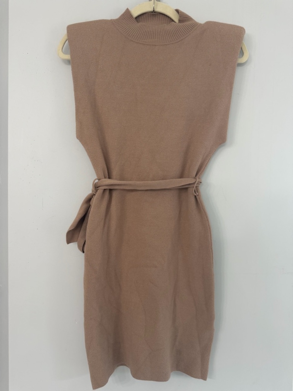 Le Lis Women’s XS Shoulder Pad Beige Tan Thick Knit Mini Belted Sweater Dress